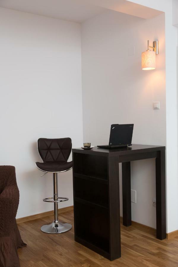 Central Luxury Flat With Terrace - Adela Accommodation - Ideal For Long Stays Bukarest Eksteriør billede