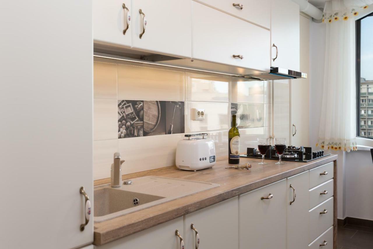 Central Luxury Flat With Terrace - Adela Accommodation - Ideal For Long Stays Bukarest Eksteriør billede