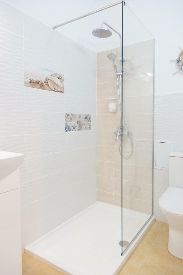 Central Luxury Flat With Terrace - Adela Accommodation - Ideal For Long Stays Bukarest Eksteriør billede