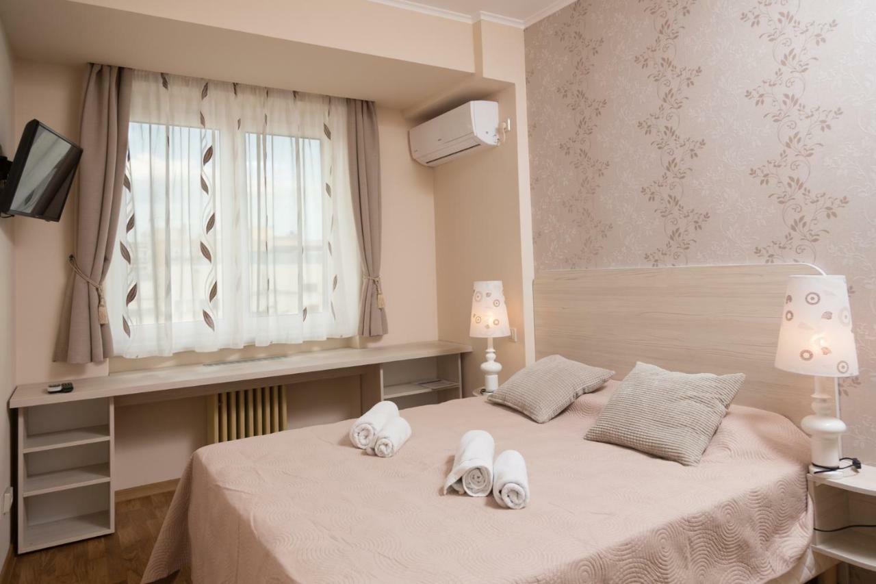 Central Luxury Flat With Terrace - Adela Accommodation - Ideal For Long Stays Bukarest Eksteriør billede