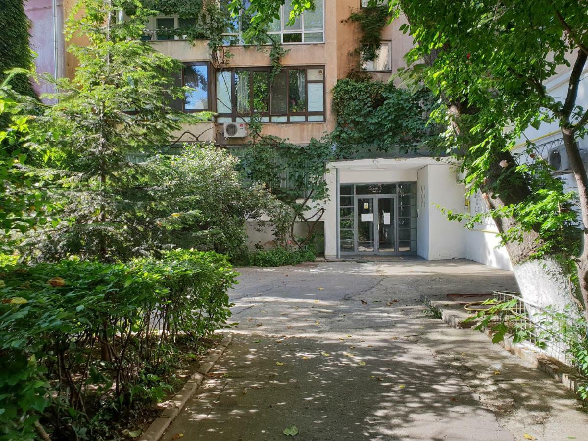 Central Luxury Flat With Terrace - Adela Accommodation - Ideal For Long Stays Bukarest Eksteriør billede