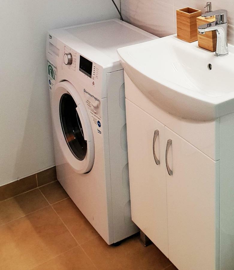 Central Luxury Flat With Terrace - Adela Accommodation - Ideal For Long Stays Bukarest Eksteriør billede