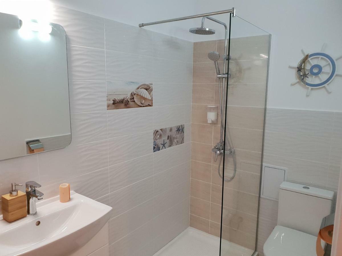 Central Luxury Flat With Terrace - Adela Accommodation - Ideal For Long Stays Bukarest Eksteriør billede